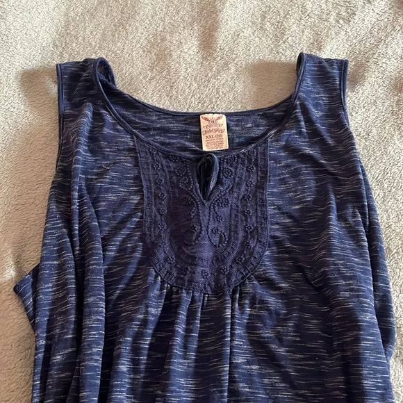 Tank top with Keyhole 👚 - Picture 2 of 2